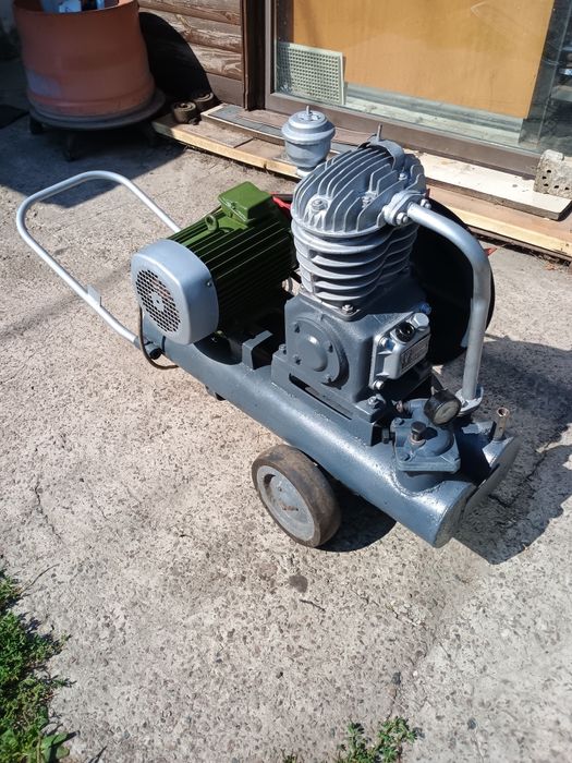 Продам компрессор со7б.