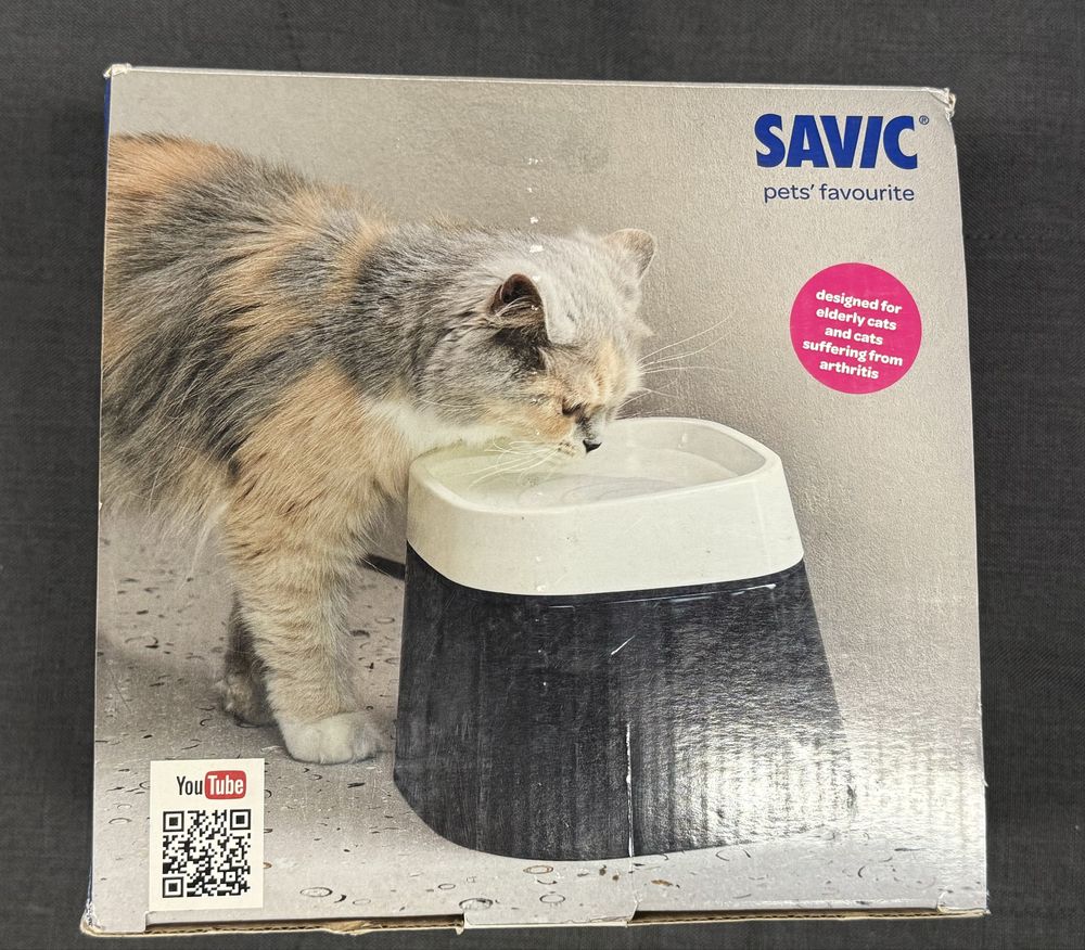 Bebedouro NOVO- Savic Ergo Cube Water Bowl with Rubber Edge 22x22x16cm