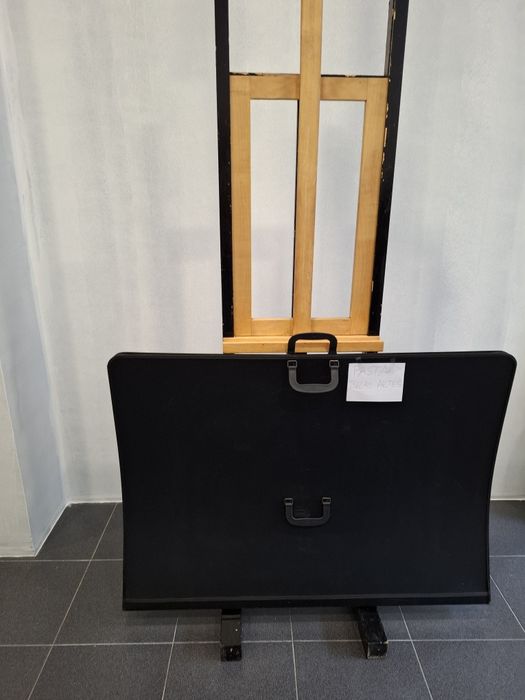 Cavalete de pintura belas artes e portfólio