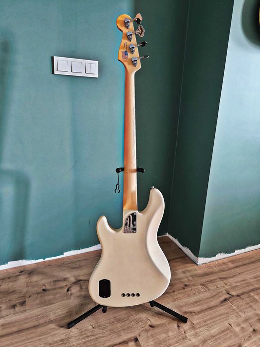 Fender Jazz Bass Deluxe 2007