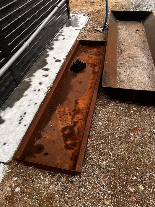 Taca , rynna , podkladka transportowa naczepy (pod kola)