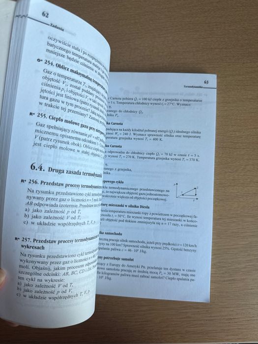 Fizyka książki- podręcznik i zbiór zadań klasa 1, 2, 3 - PWN