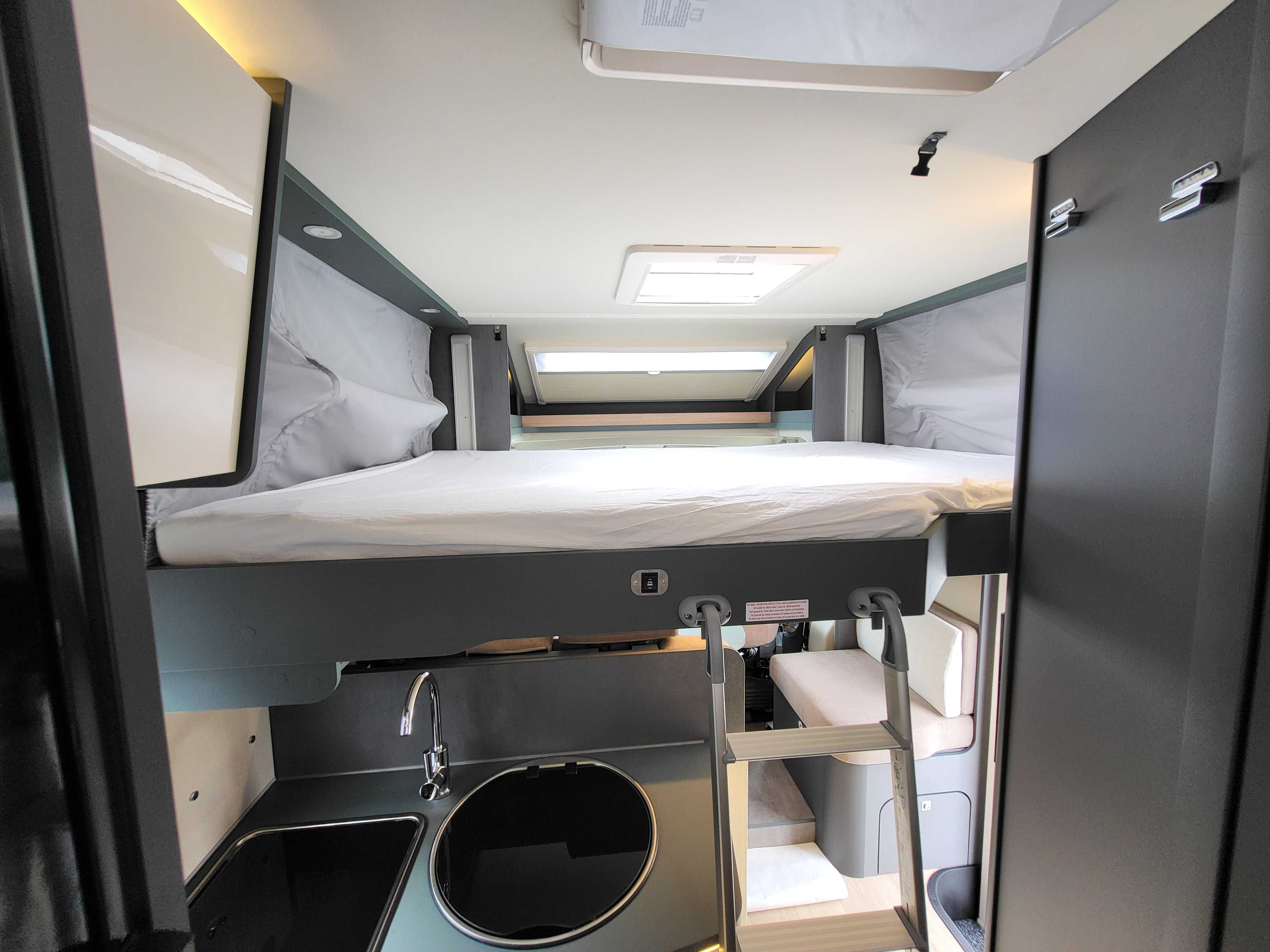 Kamper Premium półintegra 2025 Laika Kosmo L319 4-os Automat Gliwice