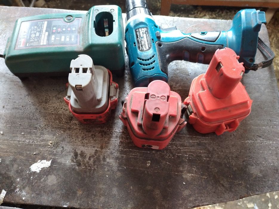 Шуруповерт макіта