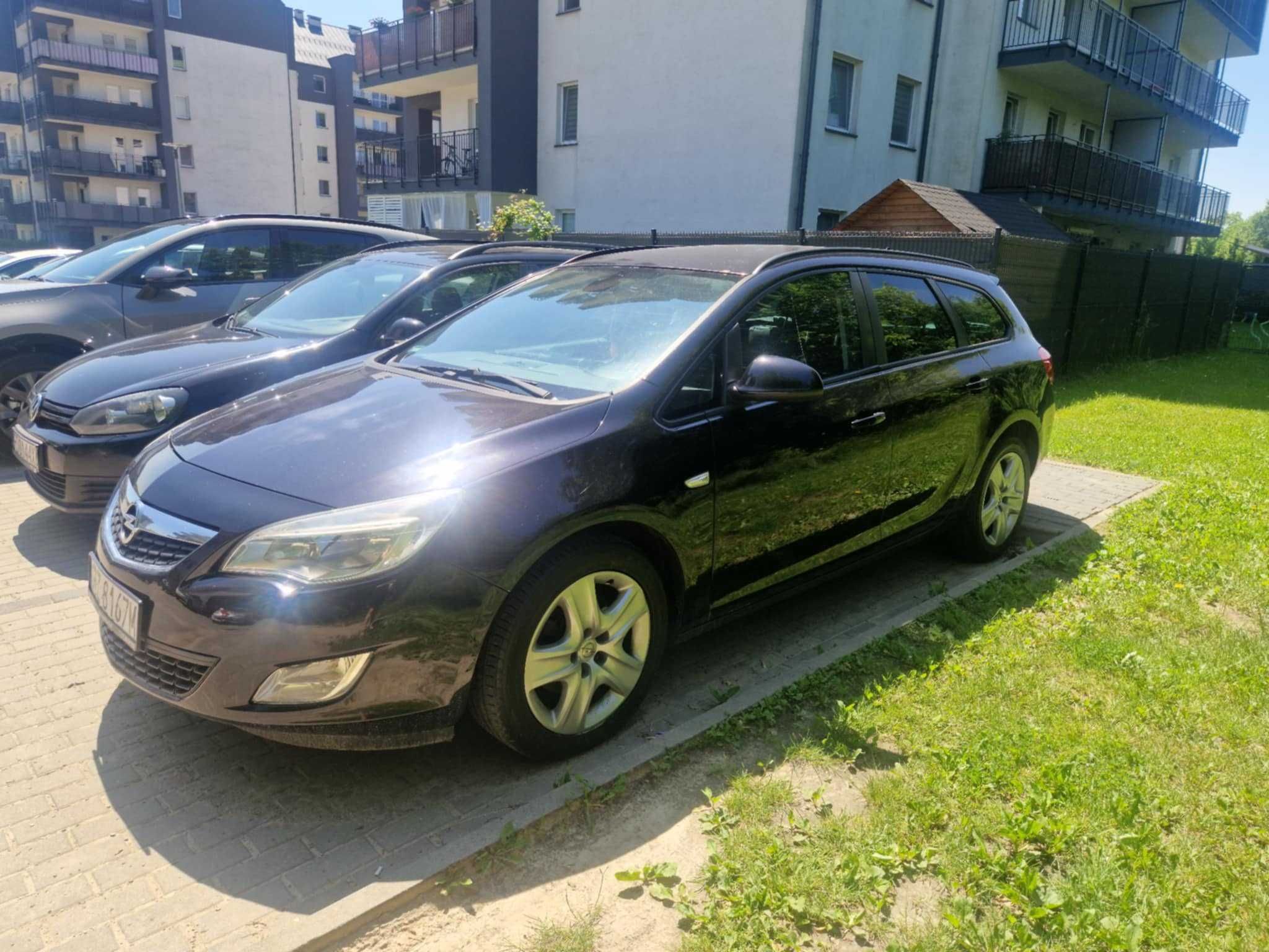 Opel Astra J Sport Tourer 2.0 CDTI 160KM – 2011r.