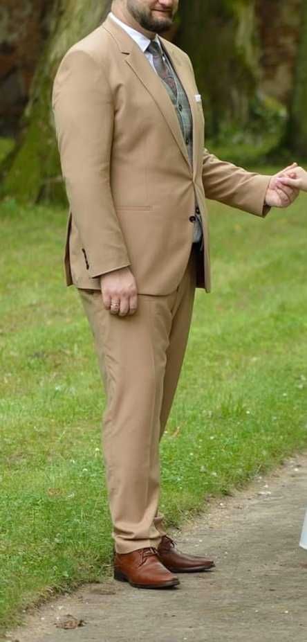 Garnitur męski beżowy