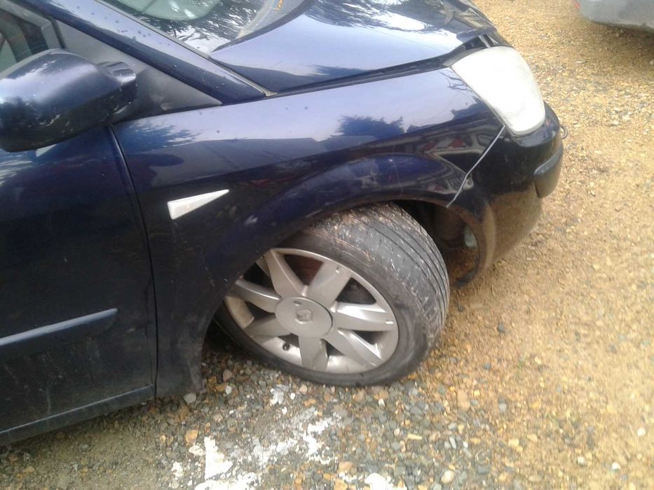 Renault Megane Scenic 2 II FL LIft 2,0 DCI NV472 Maska Lampy Błotniki