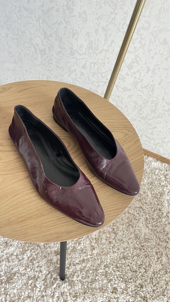 Бордові шкіряні лаковані балетки туфлі Massimo Dutti туфли кожа