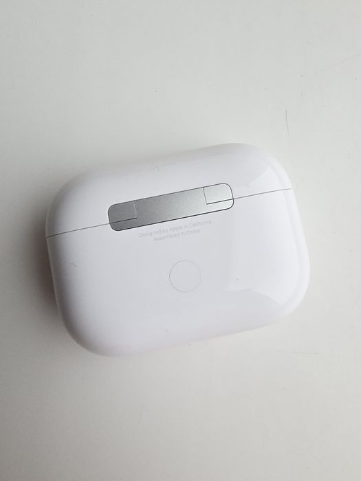 Apple AirPods Pro 2 MagSafe with Charging Case USB-C (MTJV3)