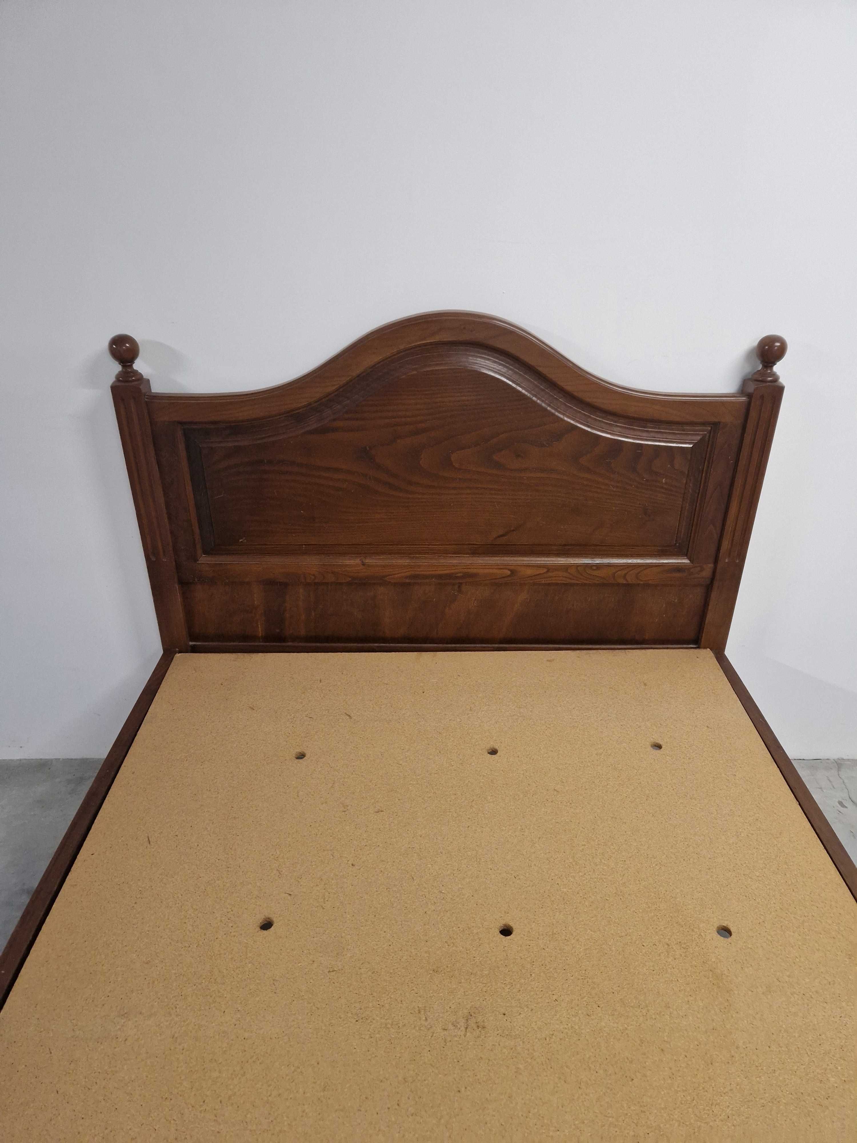 Cama de casal com colchão