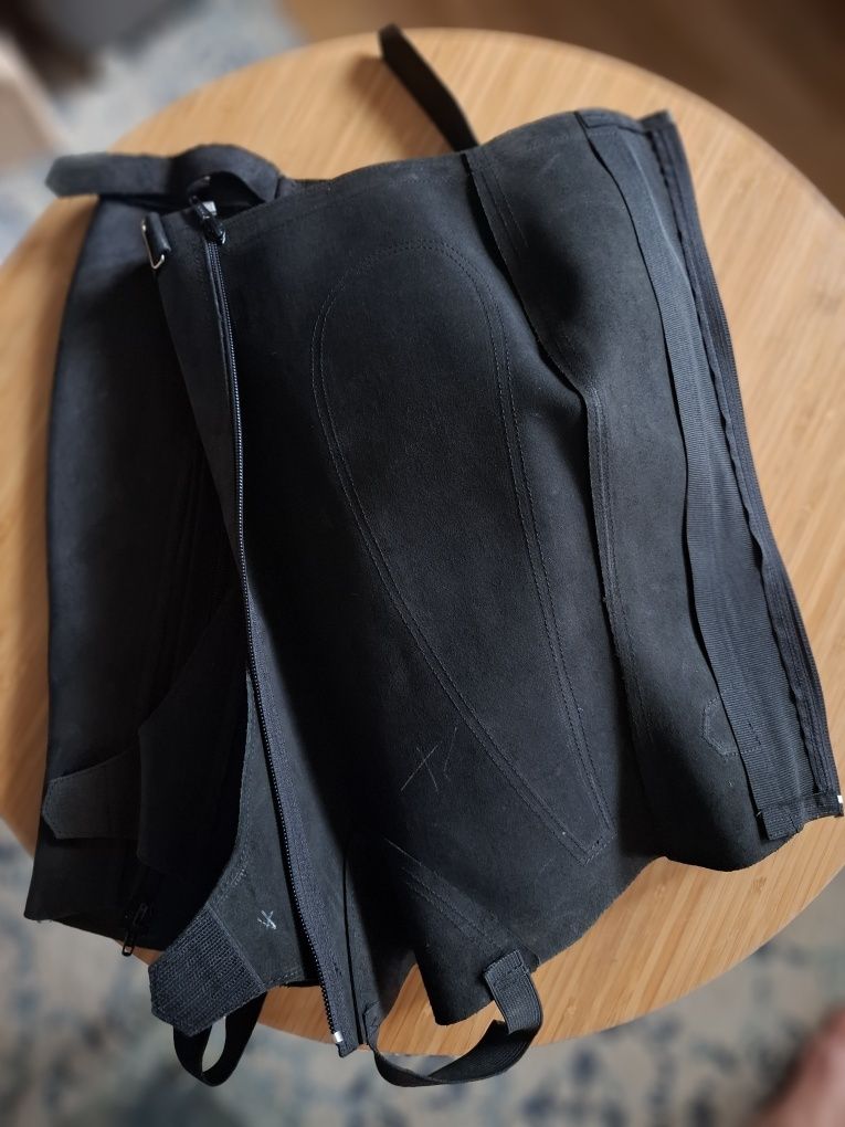 Czapsy nowe skórzane XL