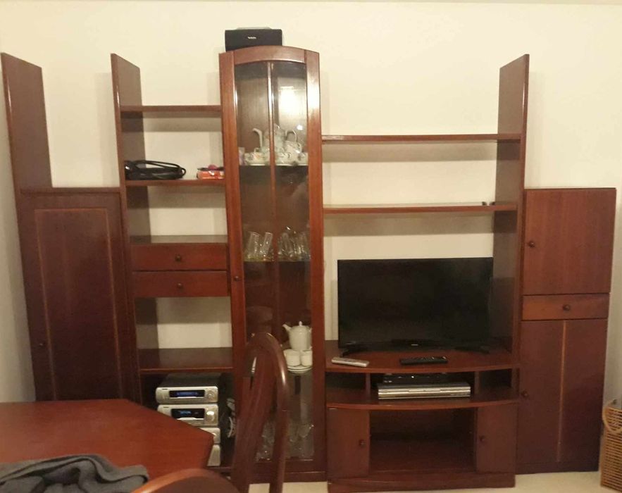 Móvel de sala em mogno