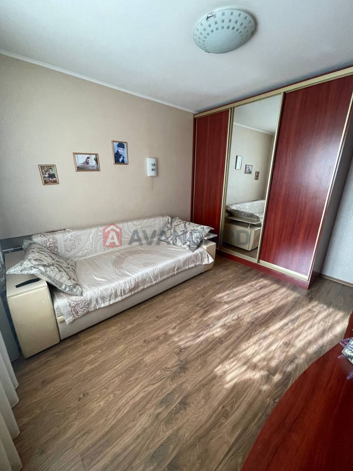 Продам просторную 3-к квартиру с ремонтом, Рабочая, Созидатель