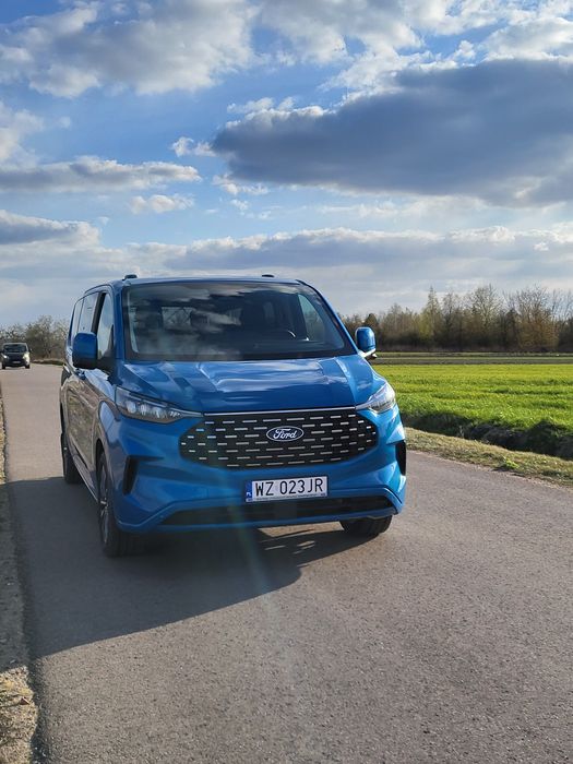 Wynajmę 8-osobowego nowego busa Ford Tourneo Custom - 4x4 hak automat