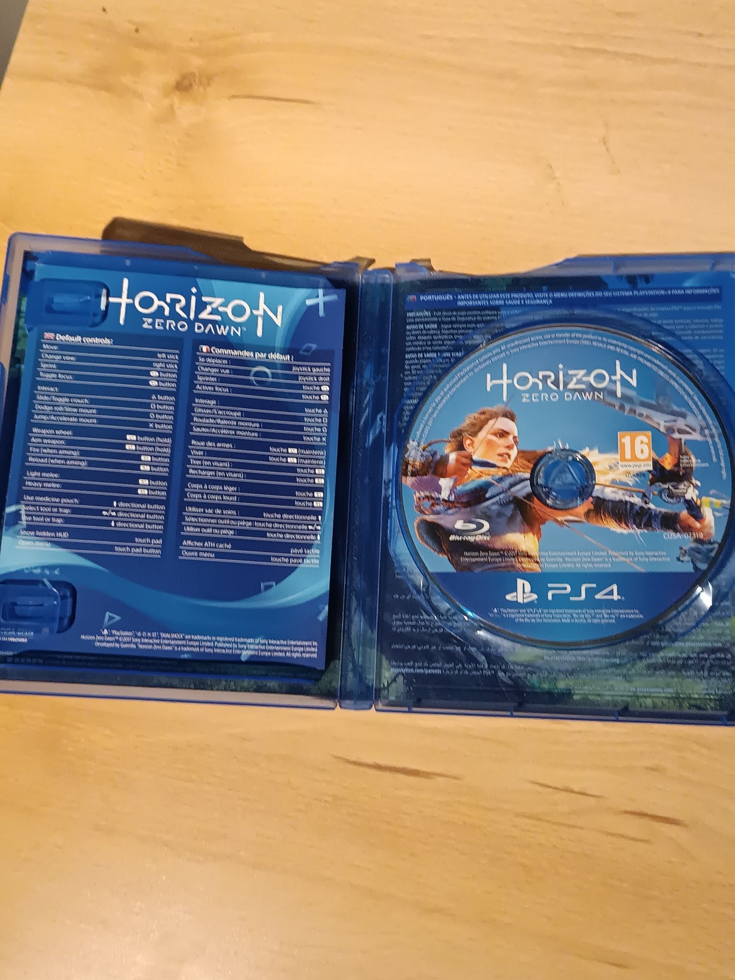 Dwie gry na PS4 - Horizon Zero Dawn - FIFA 21