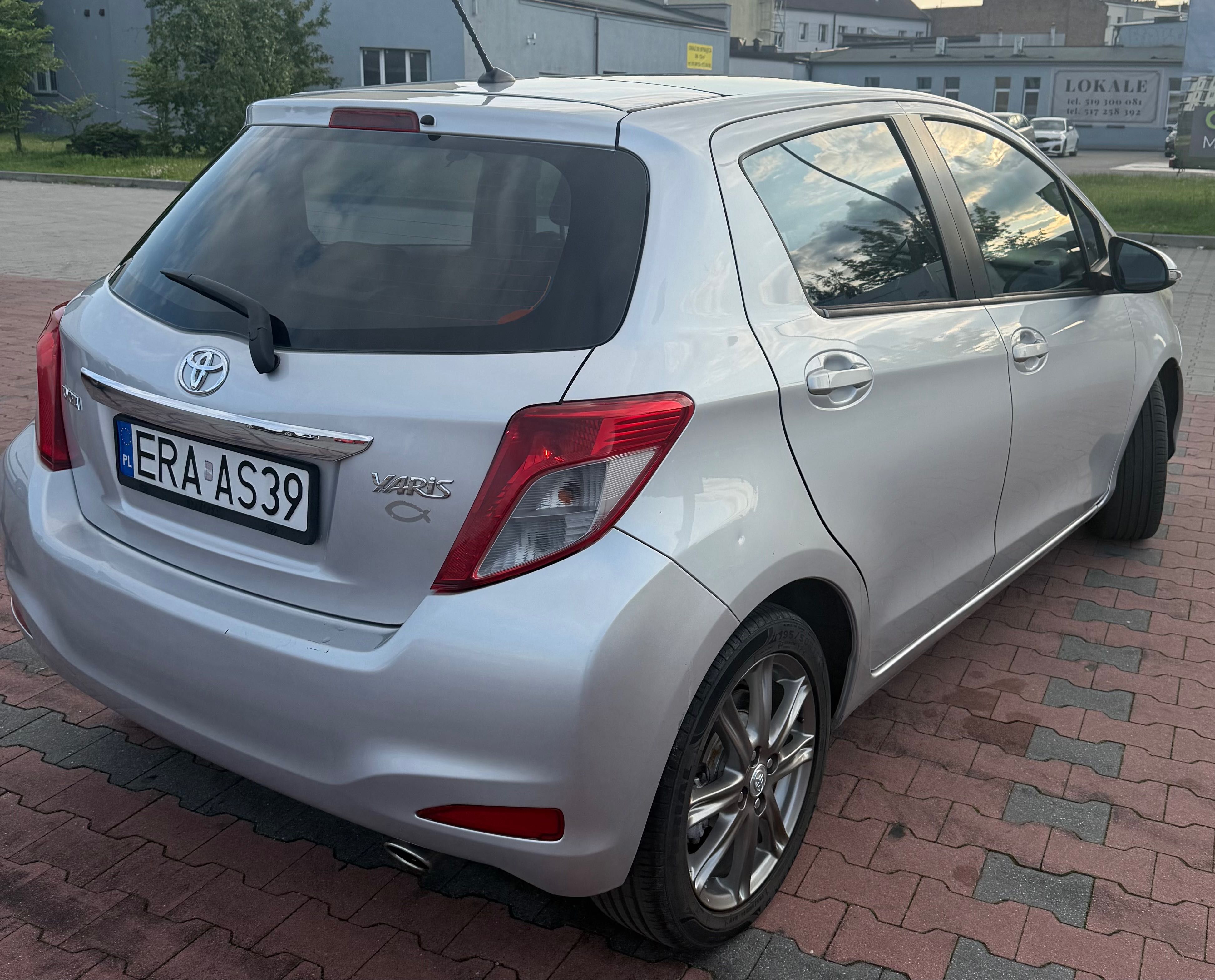Toyota Yaris 2012 Prestige