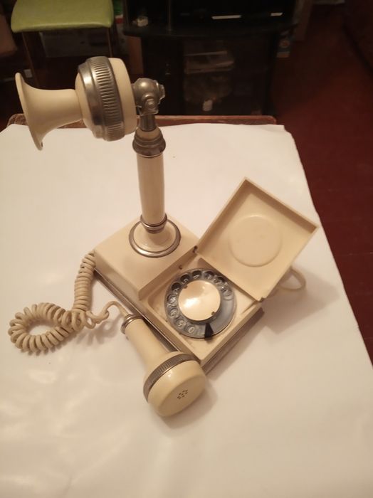 Телефон //////////////////////////////////////////////////////////////