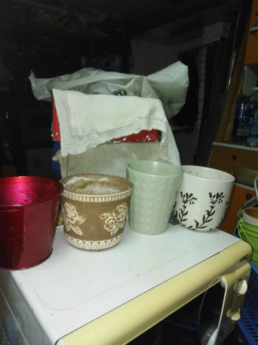 Doniczki na kwiaty. 22 sztuki.