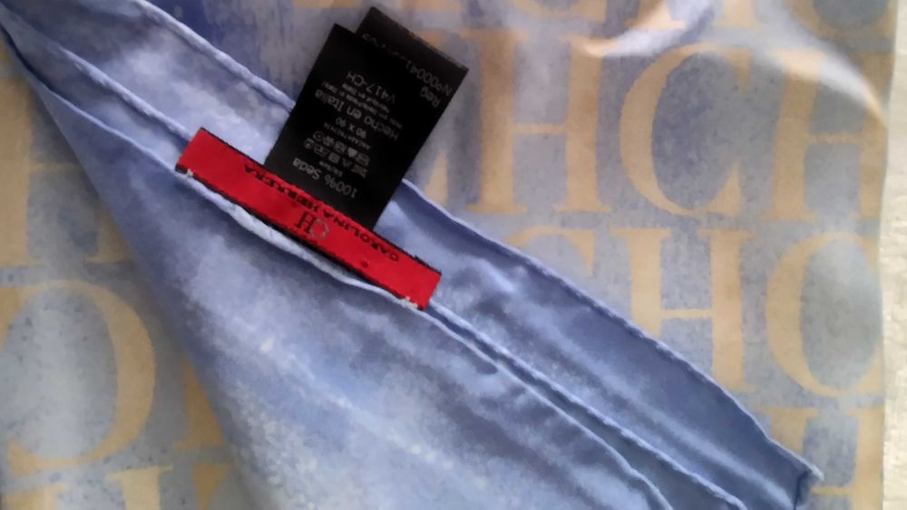 Lenço Carolina Herrera