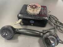 Stary Telefon Aparat telefoniczny PZT CB-35 wiszący