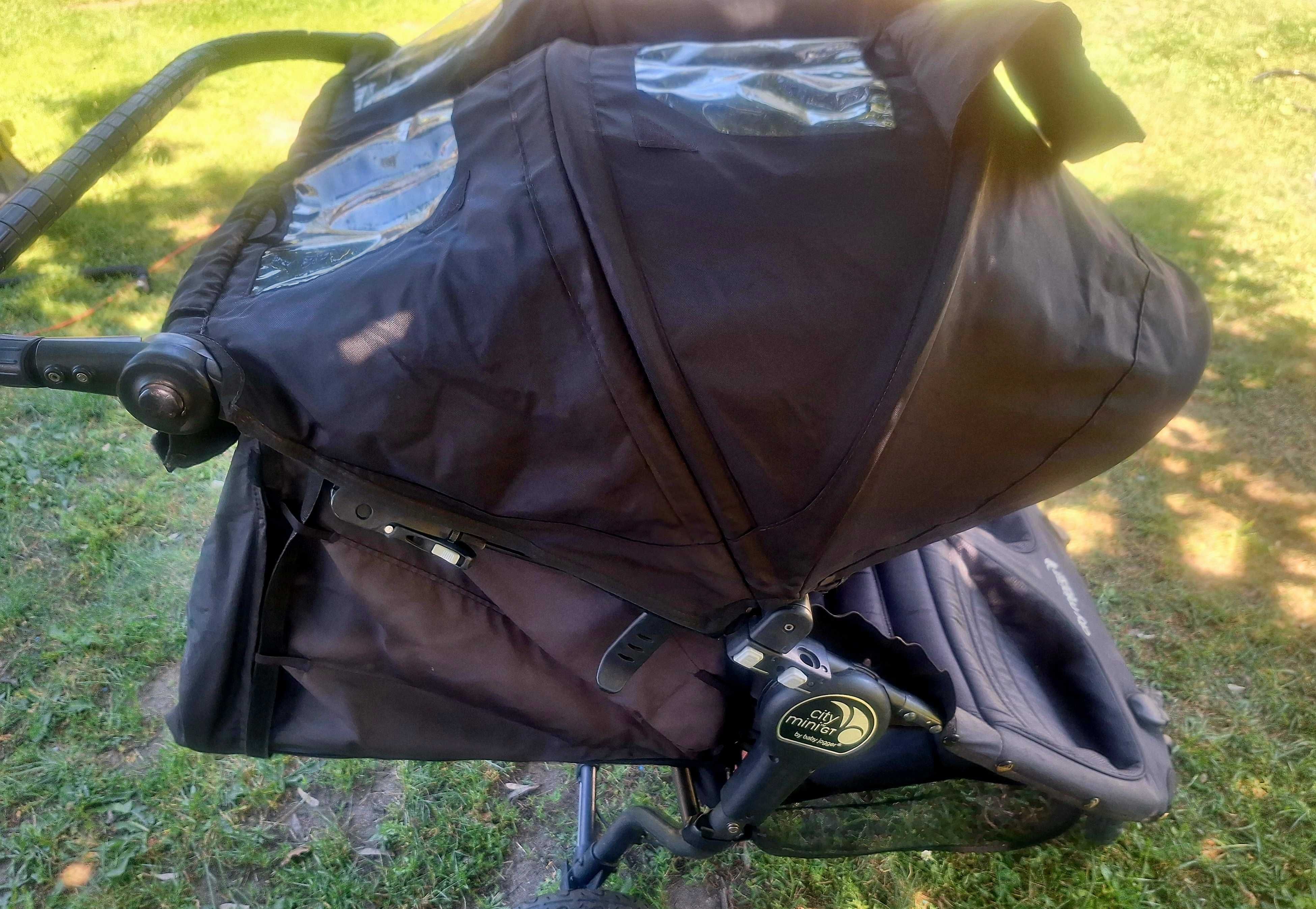 Wózek bliźniaczy Baby Jogger City Mini GT – czarny