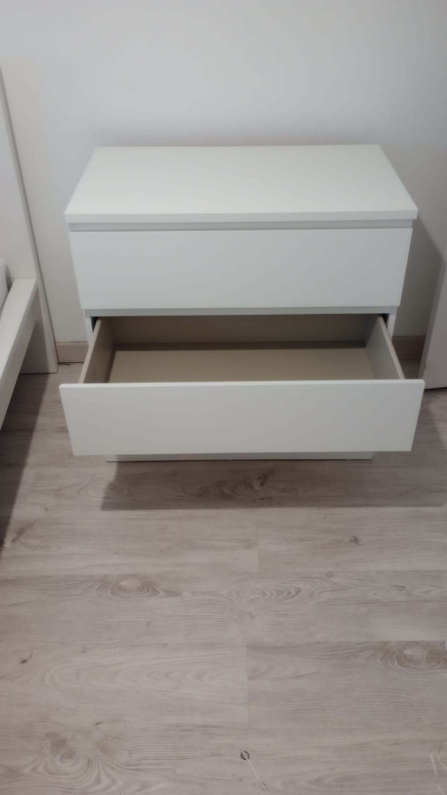Vendo cómoda com gavetas