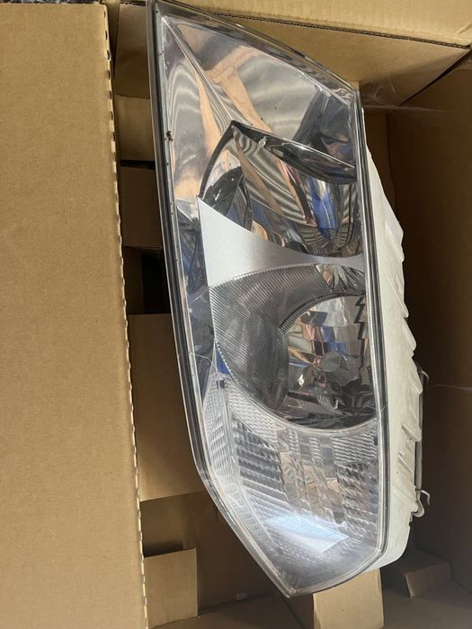 Фари, фара Skoda Octavia A5