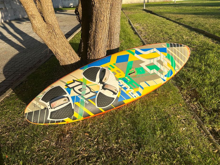 Prancha Windsurf 101 freestyle