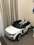Продам клектромобіль дитячий range rover. Торг!