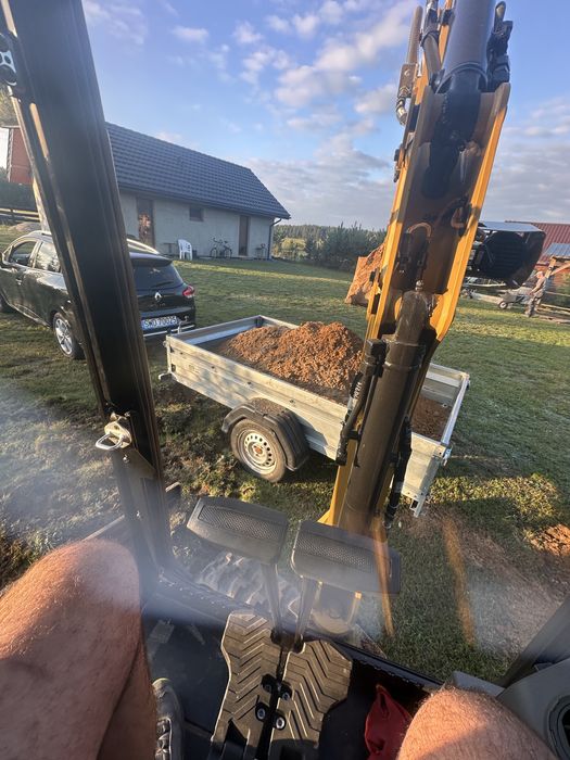 SZYBKIE KOPANIE USŁUGI Minikoparką Cat Precyzja przyłącza wody prądu