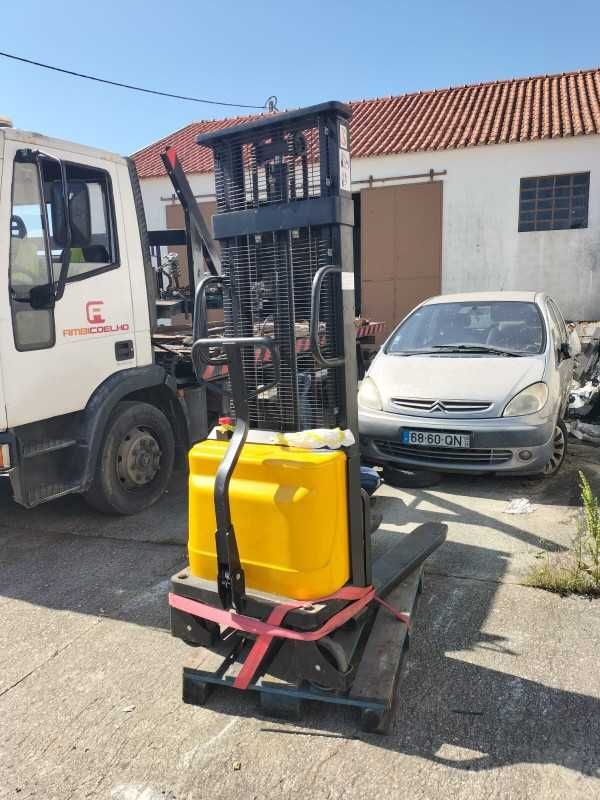 Porta Paletes Empilhador ,Stacker electrico 1000kg