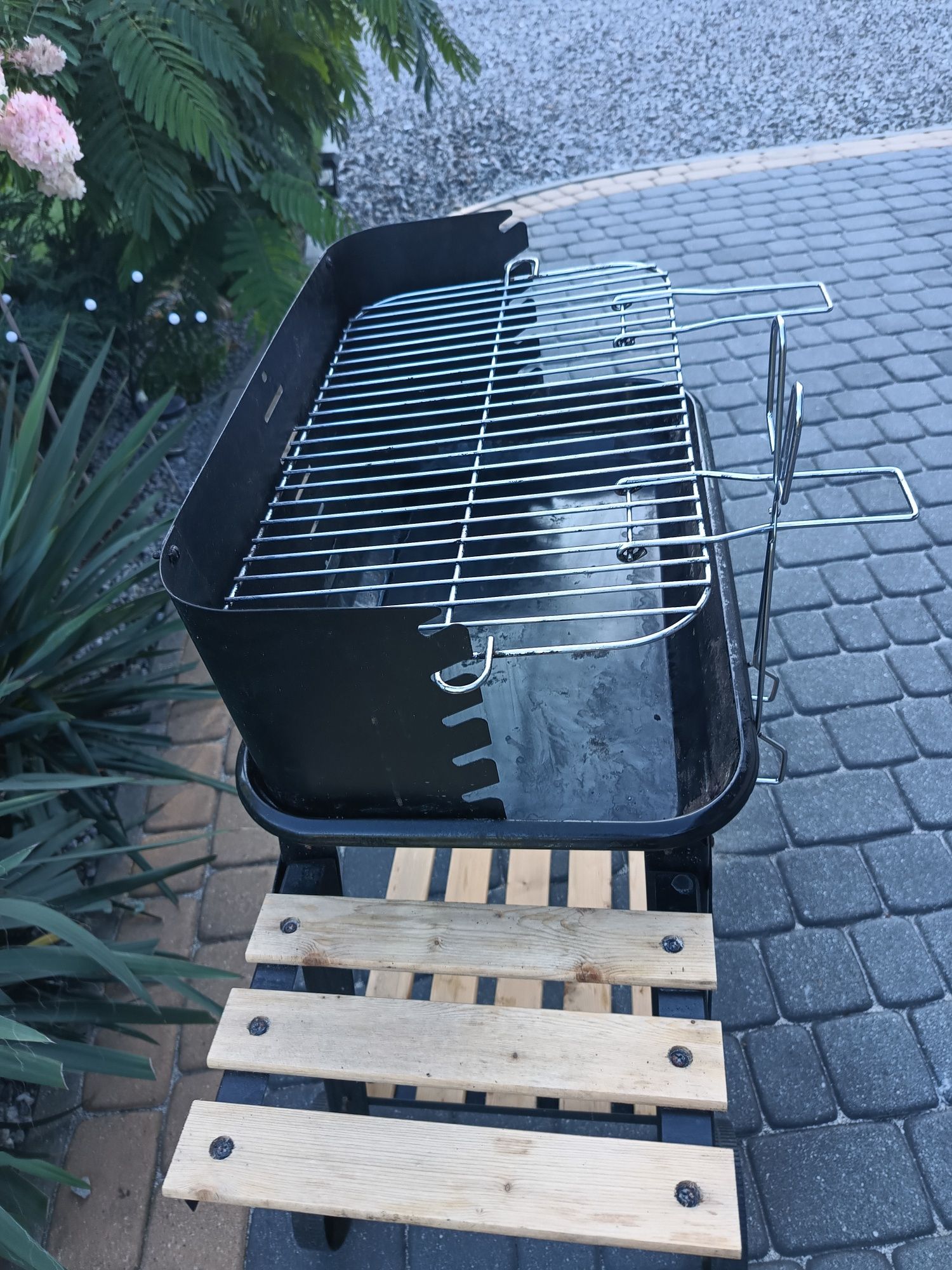 Grill węglowy jak nowy