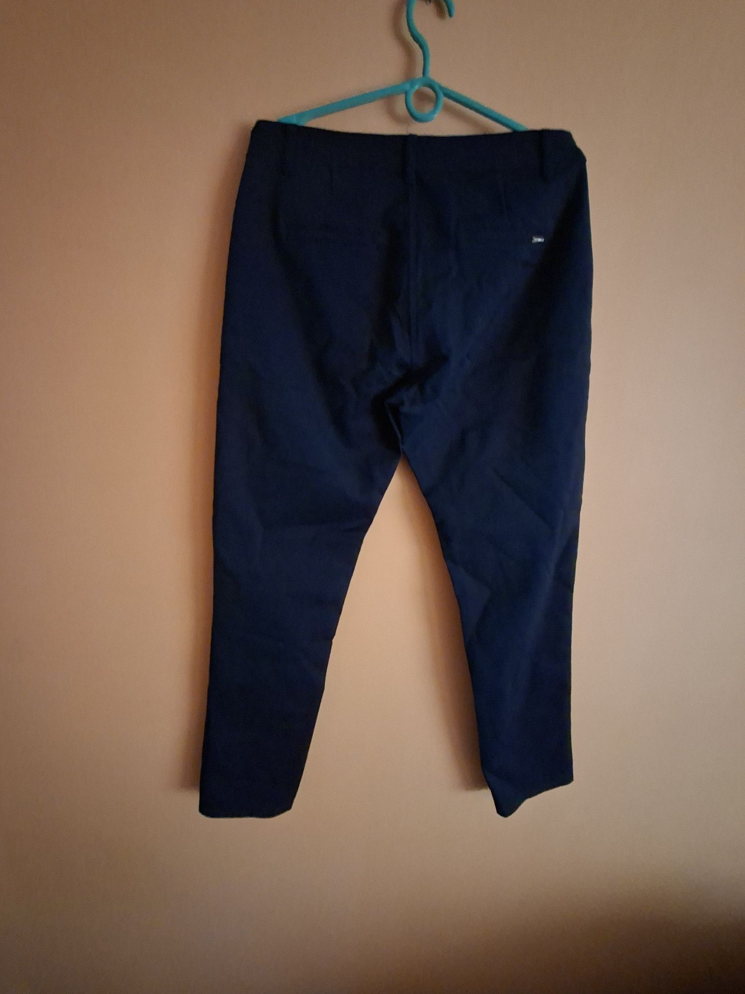 Spodnie proste typu chinosy 40/42