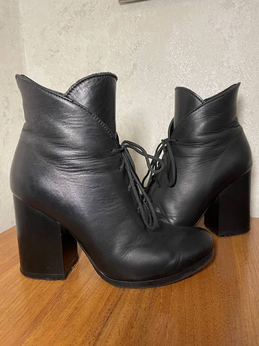 Жіночі ботильйони