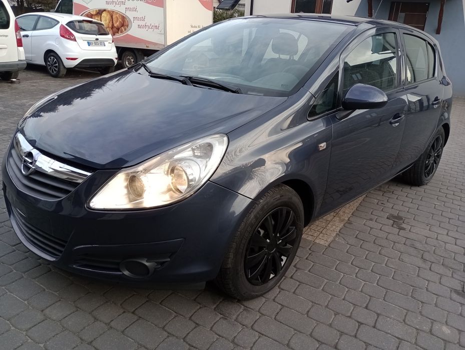 Opel corsa D 12 benzyna