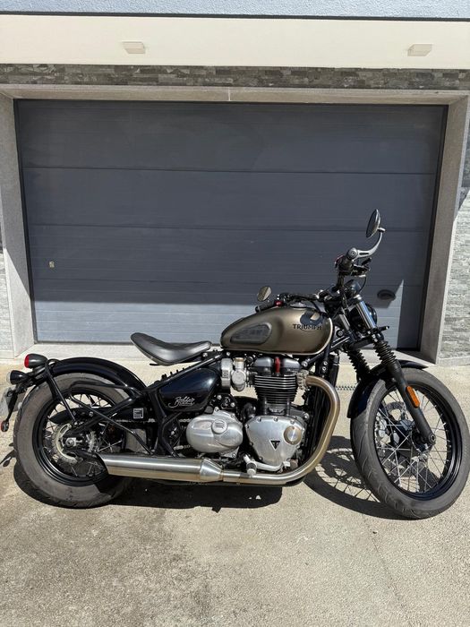 Triumph bobber Lisboa