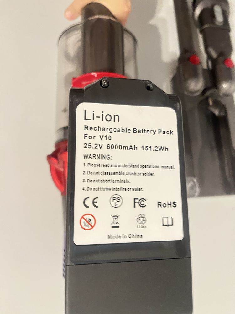 Dyson V10 odkurzacz i dodatkowe akcesoria