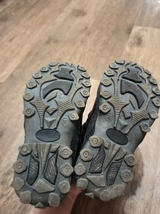 Продам зимние ботинки на мальчика