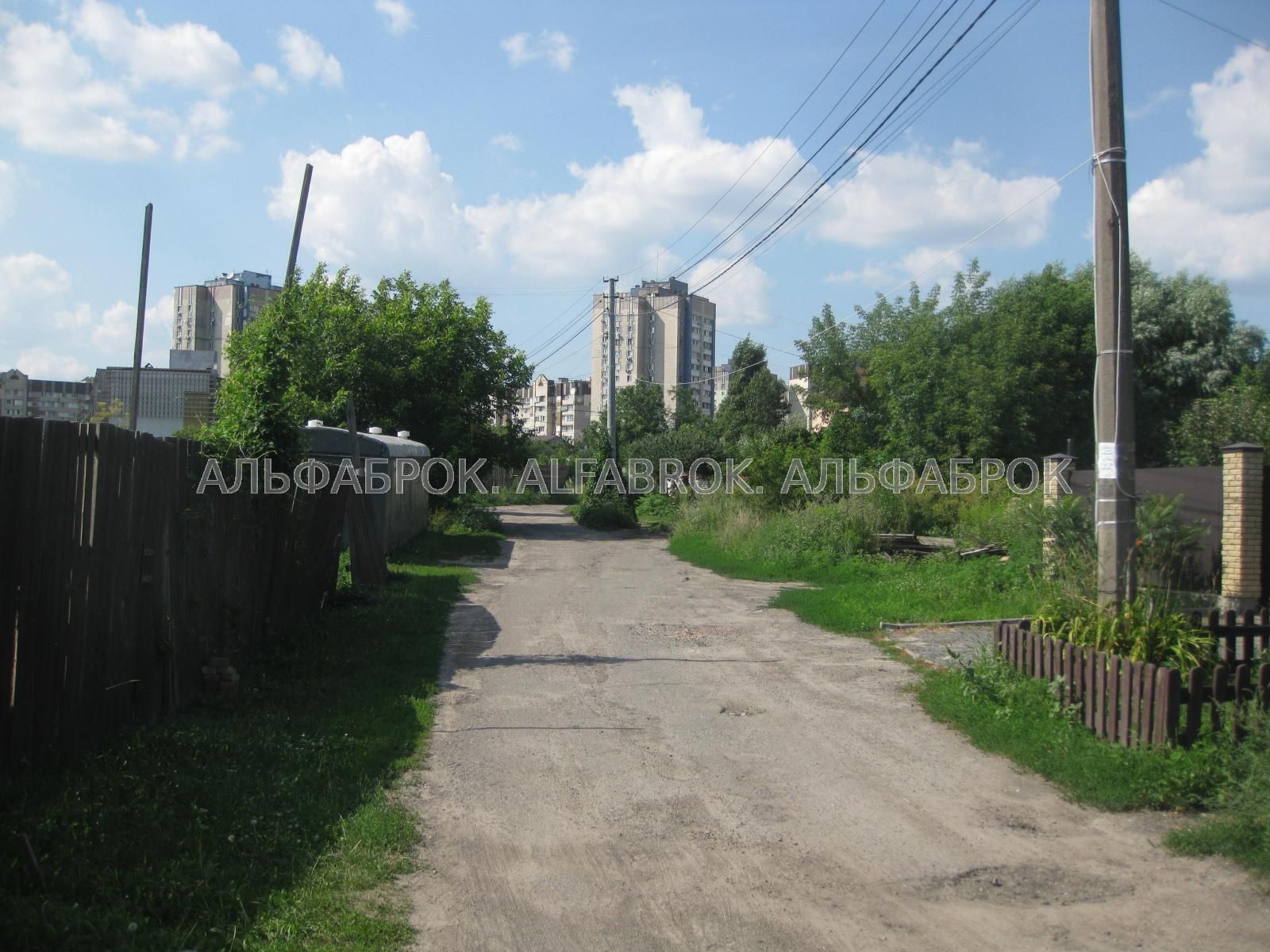 Продам ровный участок в Киеве!