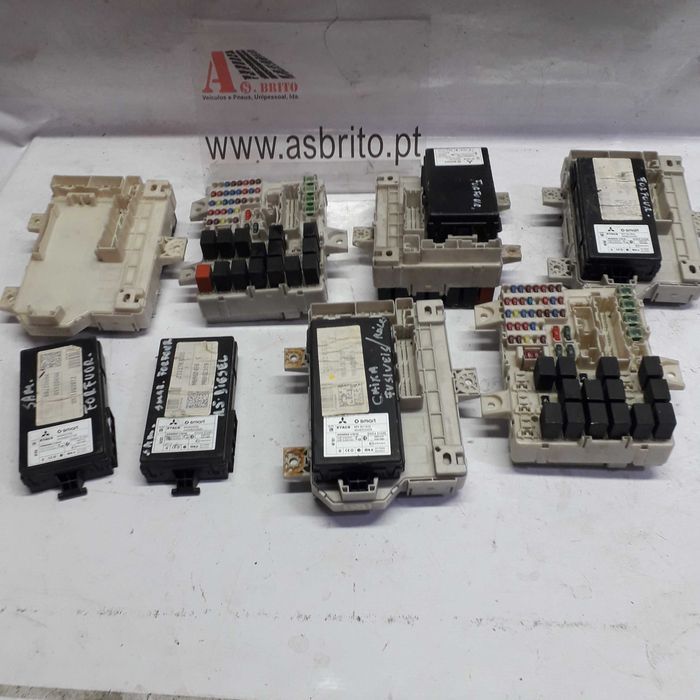 Caixa de fusíveis Centralina Smart Forfour Mitsubishi Colt