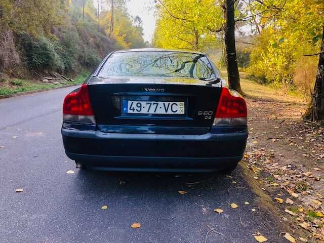 viatura de elevada qualidade, muito seguro e prazer de condução.