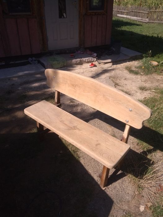 Дубовий стіл , 5 дубових лавок і 2 дубових стільці