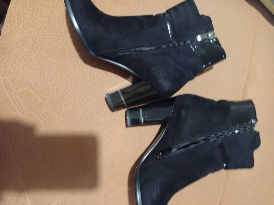 Чобітки жіночі замшеві