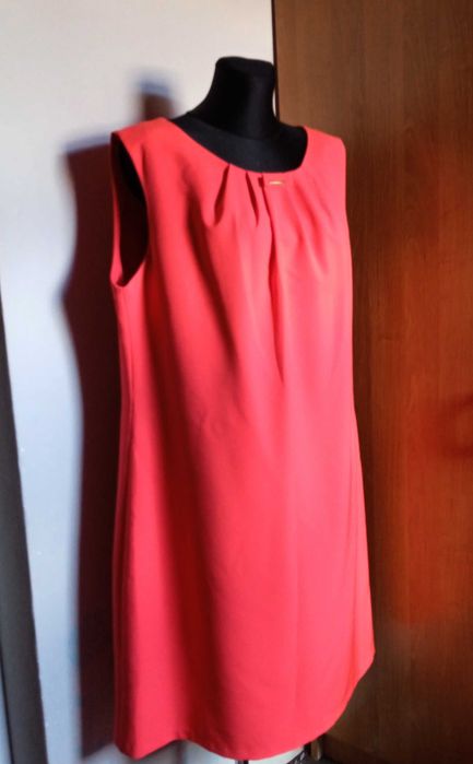 Elegancka jasno czerwona sukienka r. 50/52