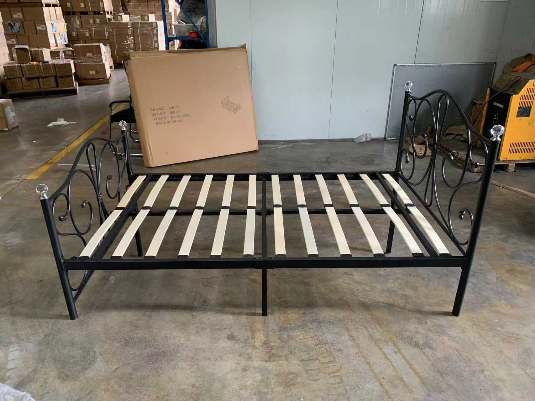Łóżko Metalowe Glamour Czarne z Kryształkami 120x200 +Stelaż Drewniany