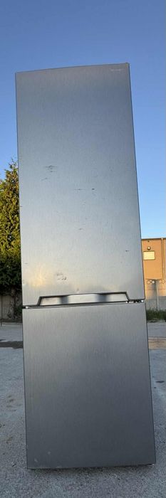 Sprzedam lodówkę SHARP