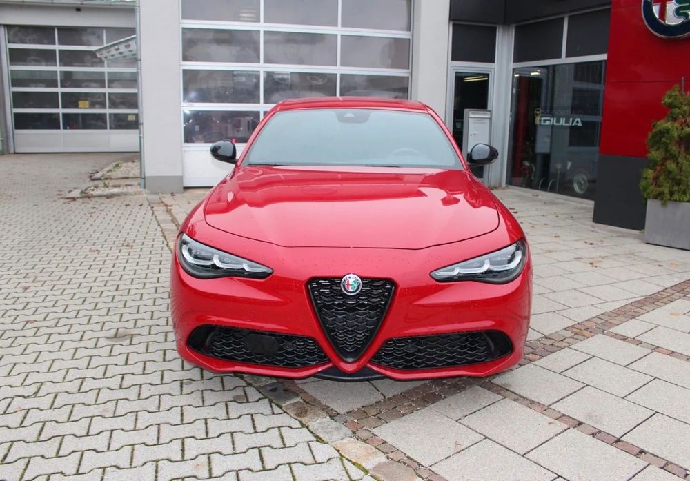 Alfa Romeo Giulia Alfa Romeo Giulia COMPETIZIONE 2.0 280KM Bezwypadkowy,FV23% Gw. do2027