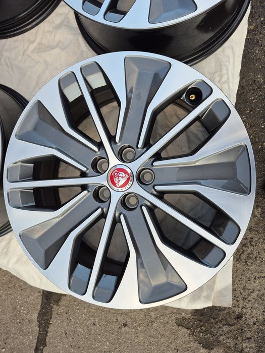 Felgi Jaguar 5x108 7.5j r19 ET45 M9D3-1007BA