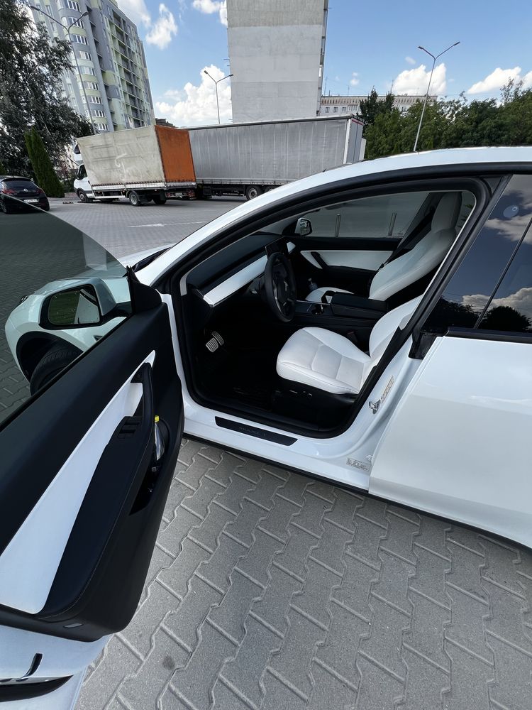 Tesla model Y Performance 2022