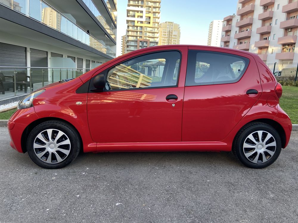 Toyota Aygo • Apenas 103 MIL KM • Multimidia Carplay • IUC € 19,95